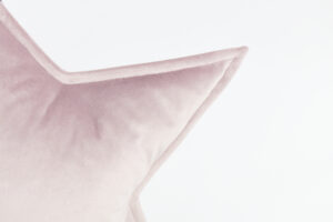 Oreiller décoratif en forme de d&rsquo;étoile <i>rose poudré </i>